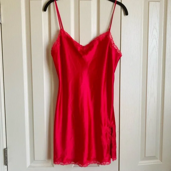 Vintage Victoria’s Secret red lace slip - Picture 2 of 9